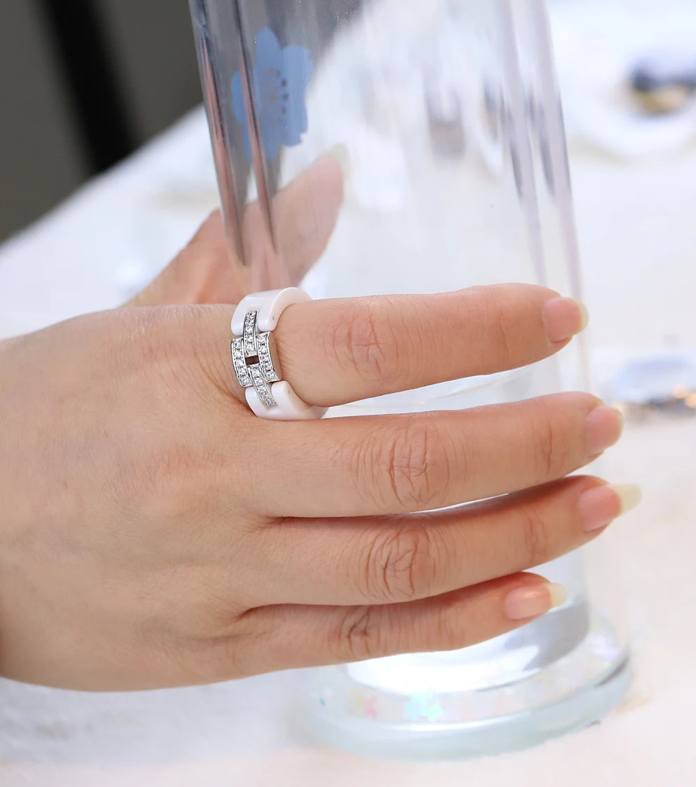 Bague Luxe en céramique noire ou blanche, bijoux L'éblouissante