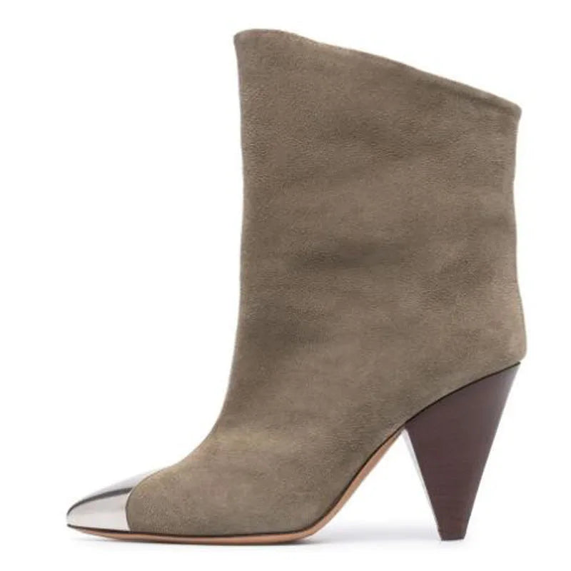 Bottes bicolores pointues et talons la Tendance