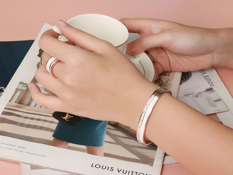 Bague large Luxe Noir ou Blanc Anneaux En Céramique et Acier Inoxydable Mode Promise