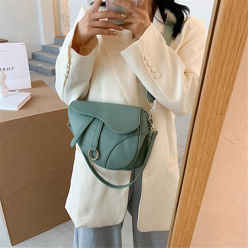 Saddle Sac tendance Diagonal Fashion Noir pour Ladies existe en 3 couleurs