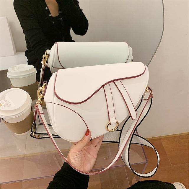 Saddle Sac tendance Diagonal Fashion Noir pour Ladies existe en 3 couleurs