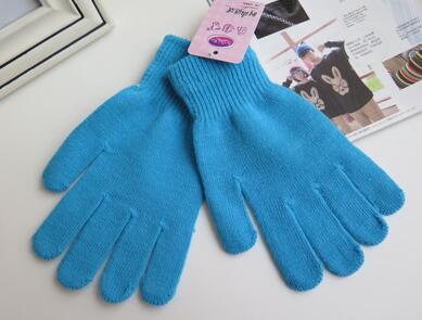 Gants à doigts tricotés de couleur unie