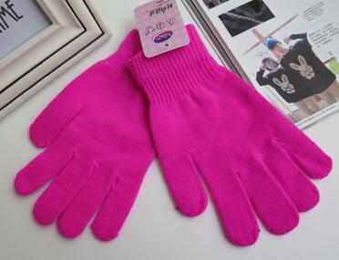 Gants à doigts tricotés de couleur unie