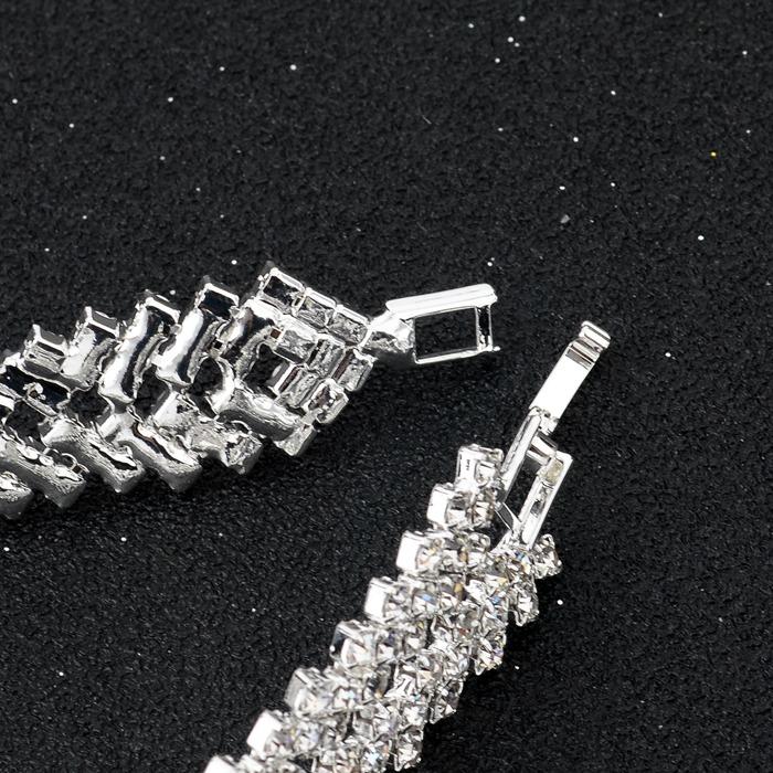 Bracelets Luxury Crystal couleur argent orné de swarowski