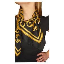 Les accessoires de mode le foulard ou l'écharpe