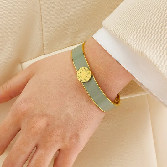 Superbe bracelet de luxe en acier titane et émail avec plaquette dorée et chiffres romains, plaqué or 18 carats, manchette étanche