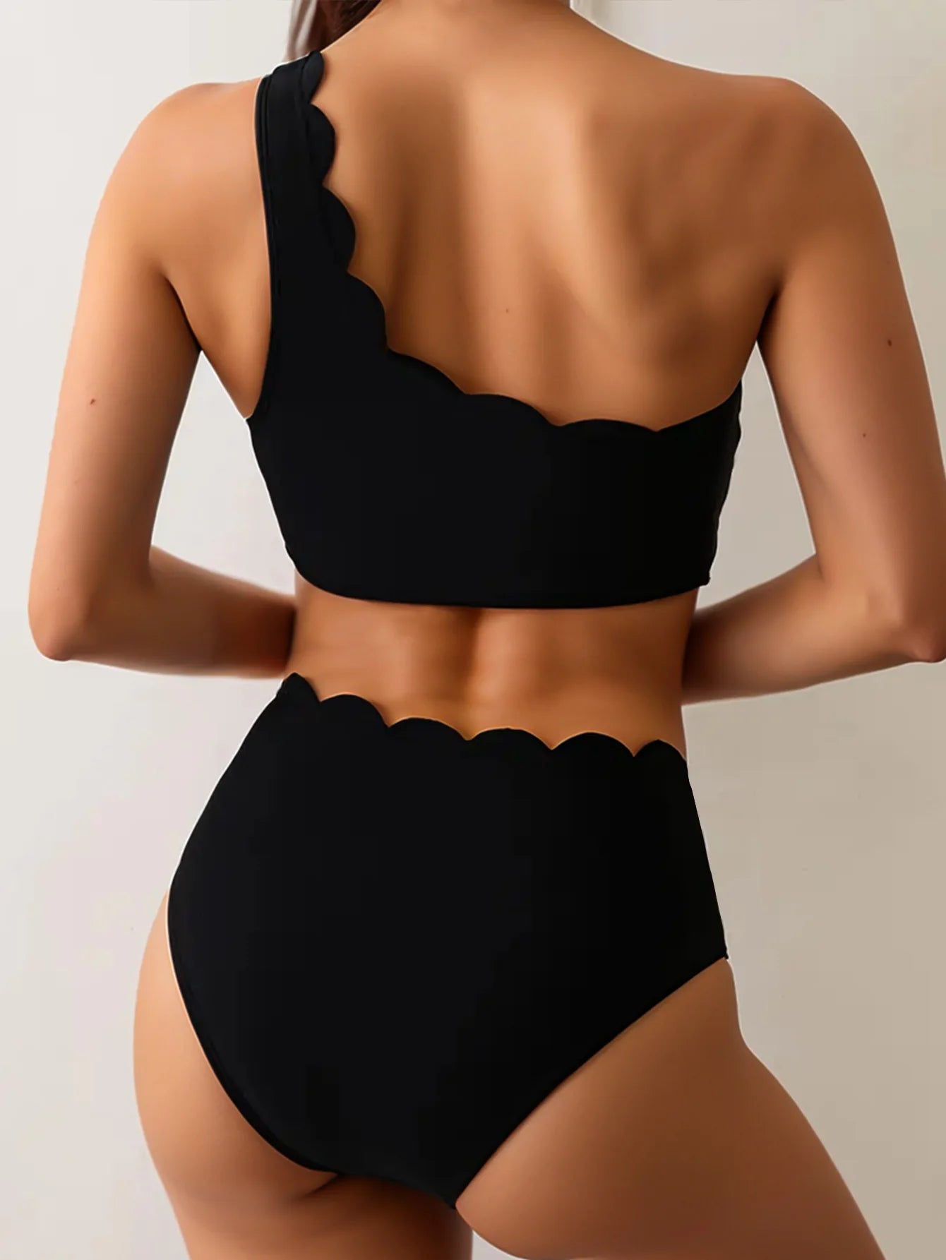 Bikini sexy noir et blanc à volants pour femme, maillot de bain une épaule push-up taille haute, idéal pour l'été et les vacances.
