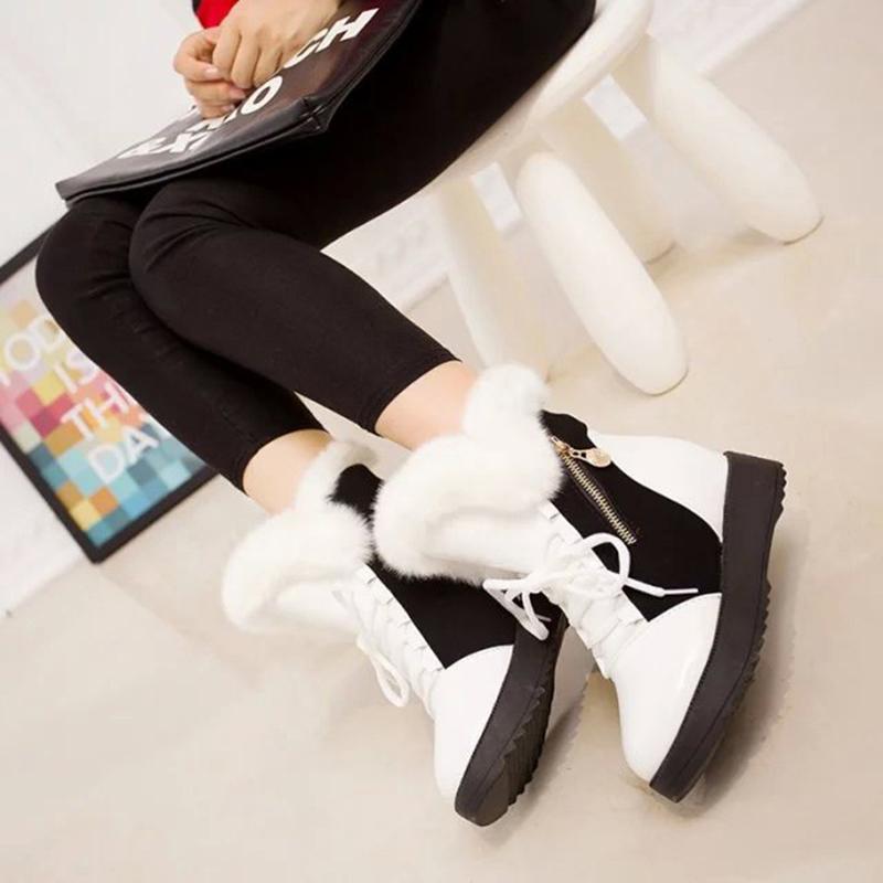 Bottines-tendance actuelle-fourrées pour l'hiver vernies blanches ou noires-style-fermeture zip